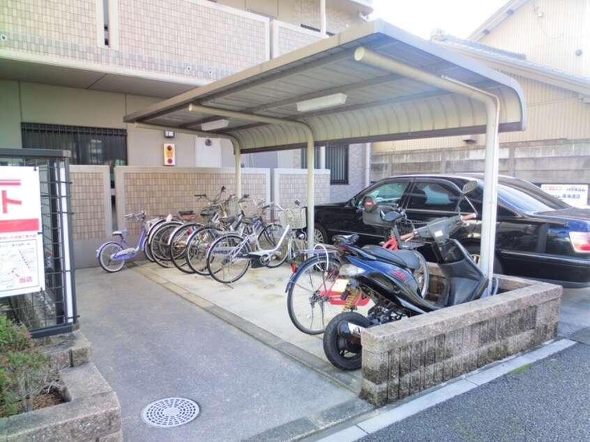 駐輪場 クラ－ルヴィラ