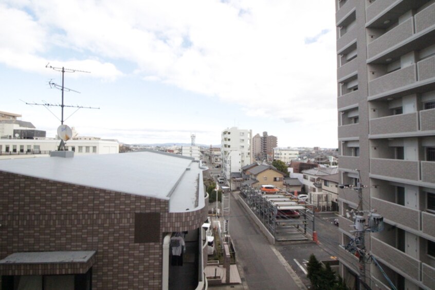 室内からの展望 ＧＡＵＤＩ　シンエイ