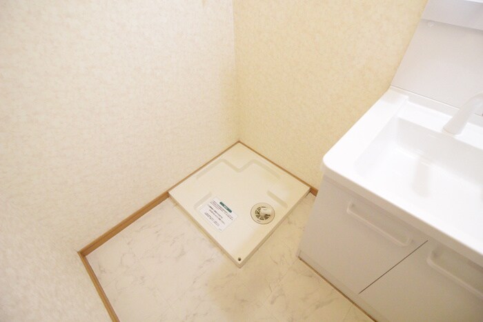 洗濯機置場 ＧＡＵＤＩ　シンエイ
