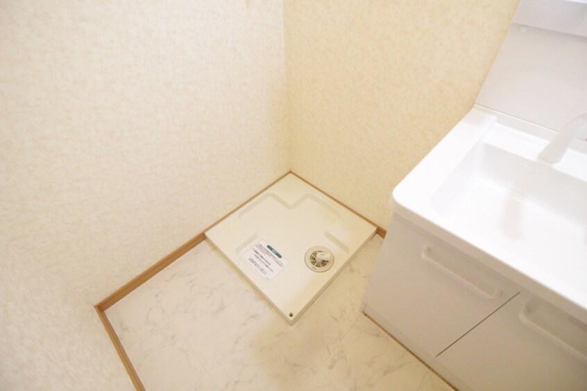 洗濯機置場 ＧＡＵＤＩ　シンエイ