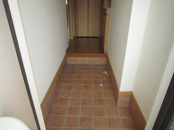 玄関 メゾン・ド・アルモニ－