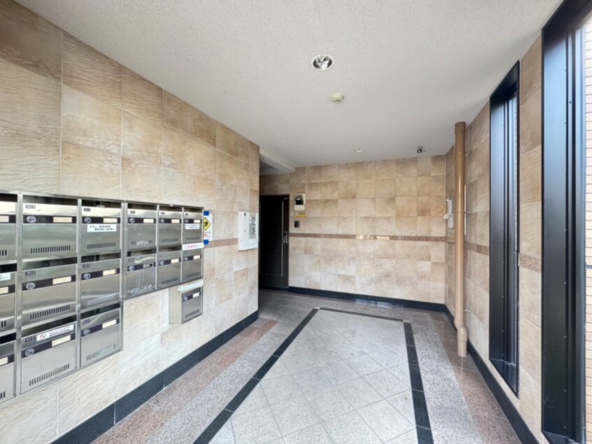 エントランス部分 ガ－デン鏡池