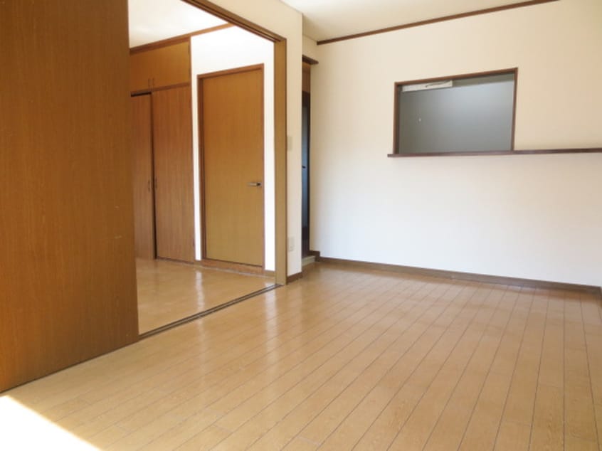 居室 エスポアロイヤル