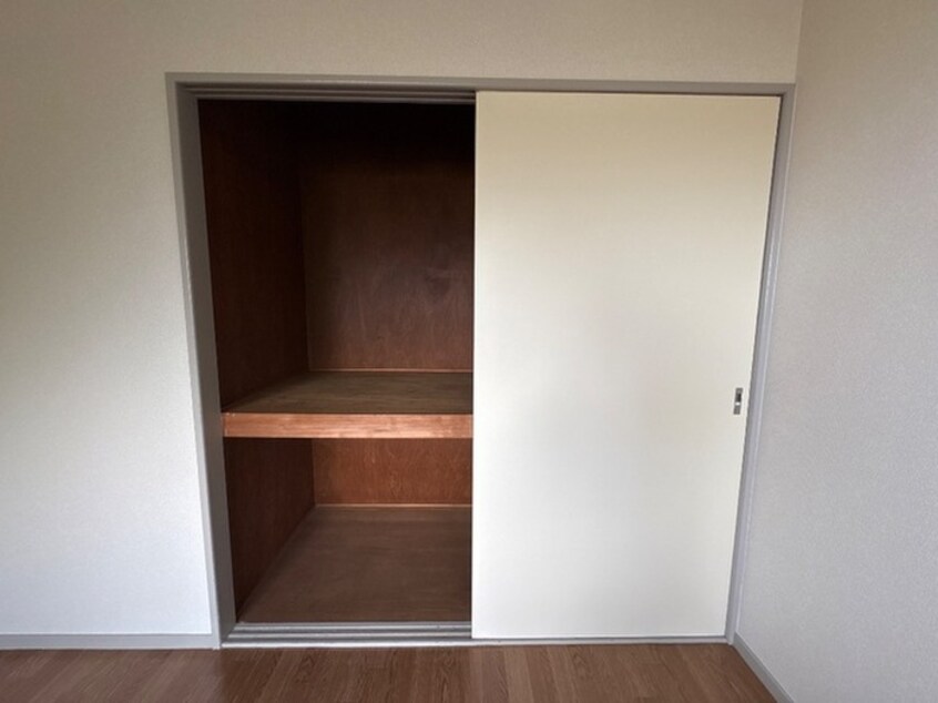 収納 エスポアロイヤル