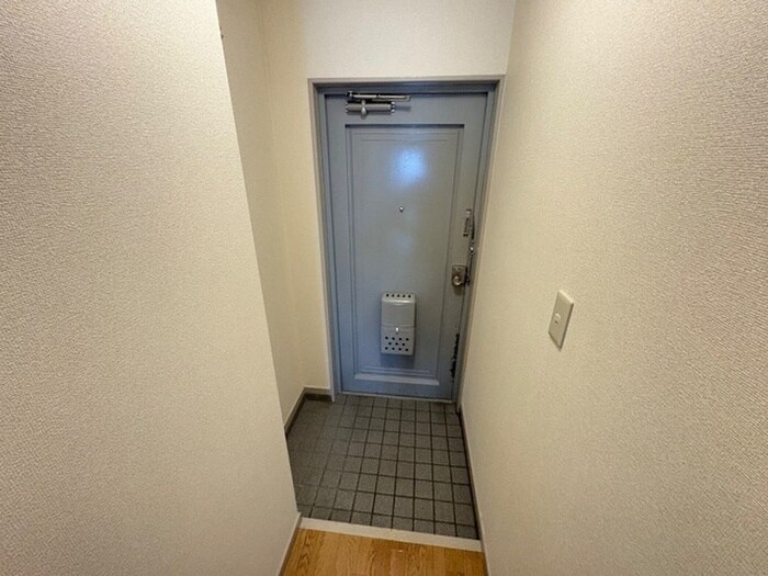 玄関 エスポアロイヤル