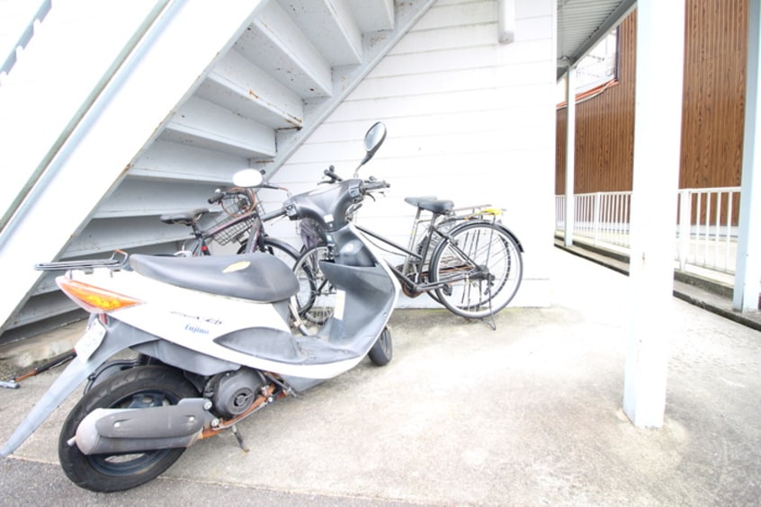 駐輪場 ハイツ中村