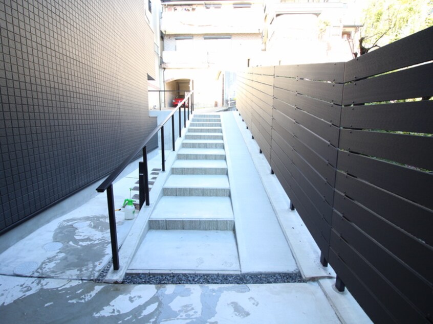 エントランス部分 ヴィラ前之輪