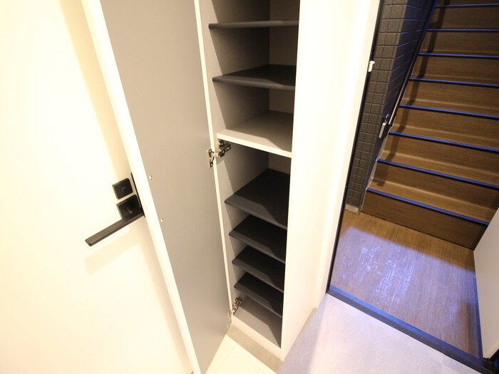 靴箱 ヴィラ前之輪