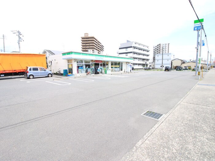 ファミリーマート一宮今伊勢駅前店(コンビニ)まで608m サクセス21