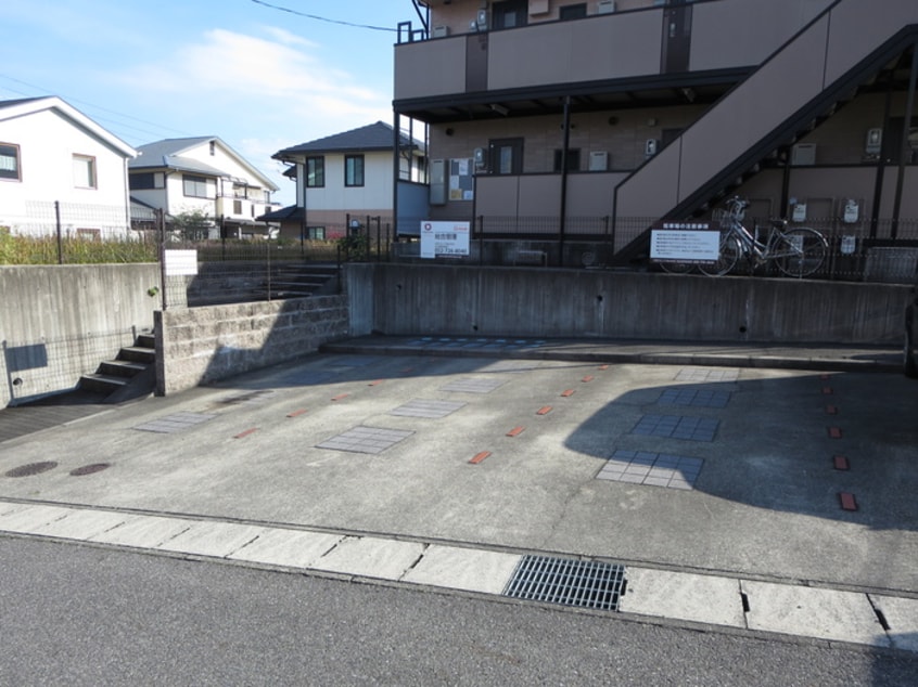 駐車場 エスブル－ム・アイ