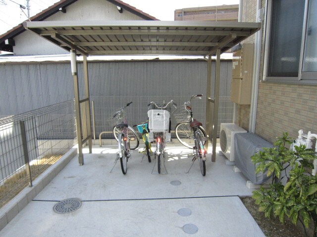 駐輪場 イストワ－ル