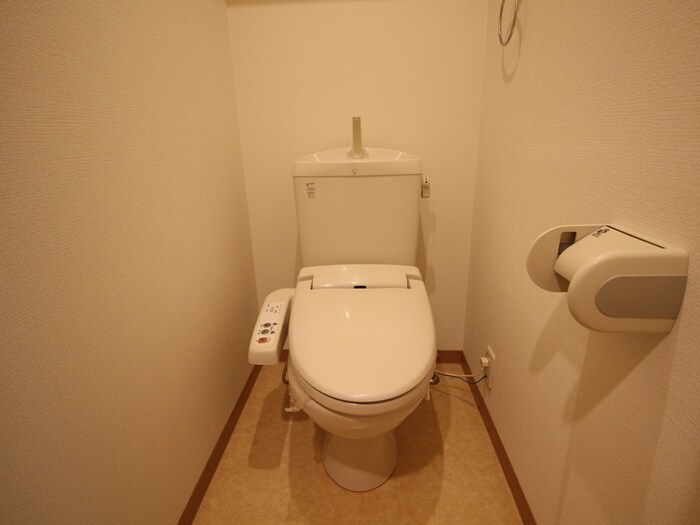 トイレ ﾆｭ-ｼﾃｨｱﾊﾟ-ﾄﾒﾝﾂ円上町