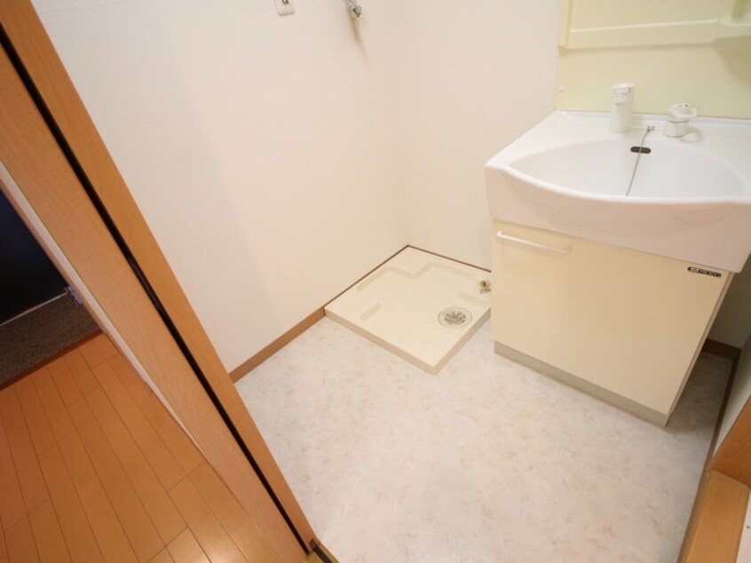 洗面 ﾆｭ-ｼﾃｨｱﾊﾟ-ﾄﾒﾝﾂ円上町