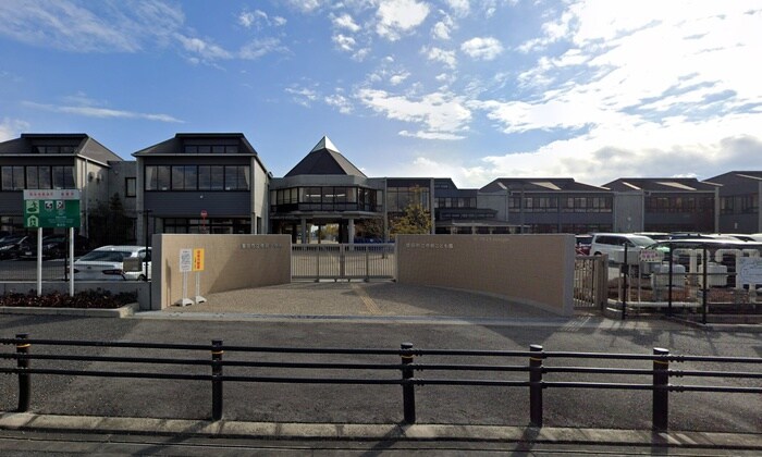 寺部小学校(小学校)まで953m コンフォール　プラス　B