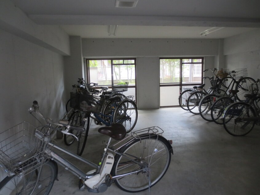 駐輪場 アップルコ－ト春日井