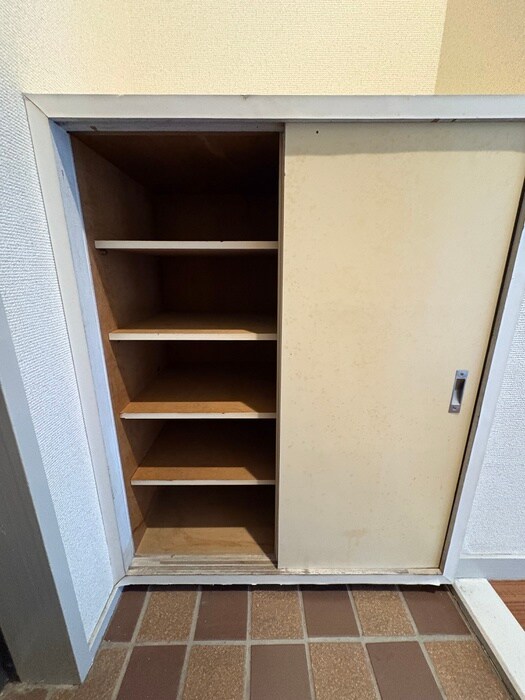 靴箱 シンタックスビル2