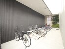 駐輪場 フローラ草平