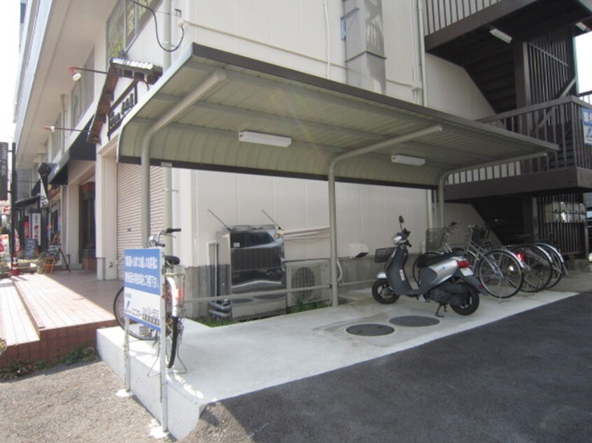 駐輪場 スギナミビル