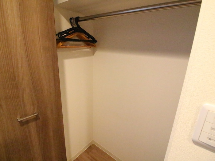 収納 ﾌﾟﾚｻﾝｽ丸の内ｱﾃﾞﾙ(502)