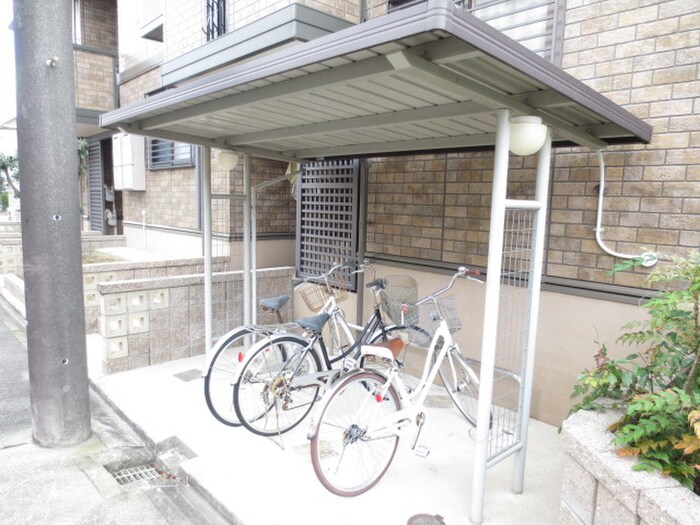 駐輪場 マリオン神の倉