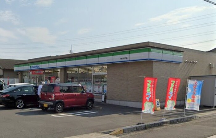 ファミリーマート蟹江学戸店(コンビニ)まで352m サザンクロススクエア