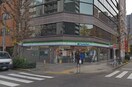 ファミリーマート(コンビニ)まで61m ﾌﾟﾚｻﾝｽﾛｼﾞｪ丸の内(501)