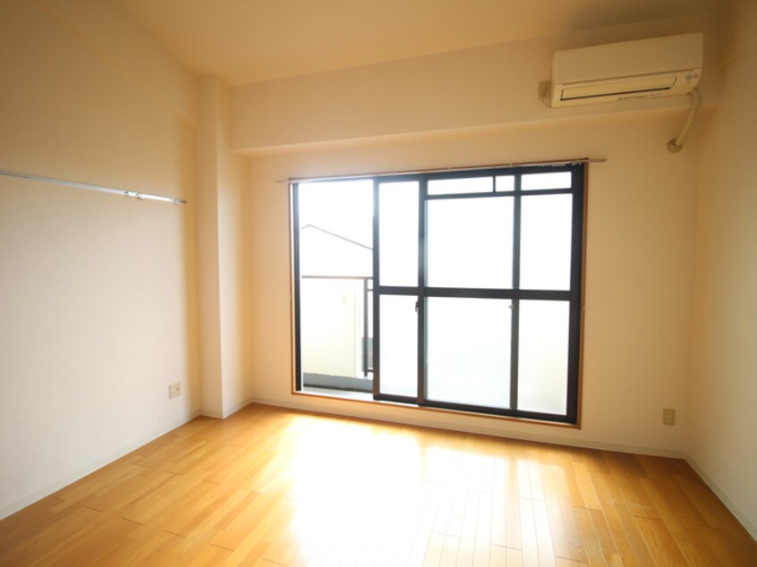 居室 びいⅣ植田