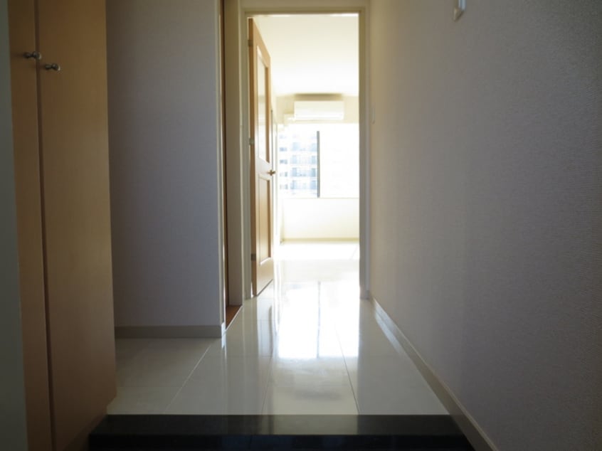 玄関 パラシオン・サン鳥見