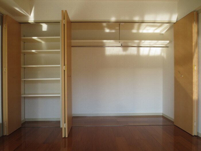 収納 パラシオン・サン鳥見