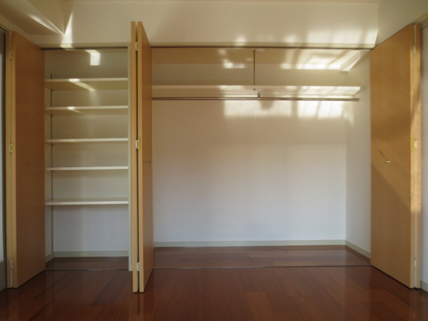 収納 パラシオン・サン鳥見