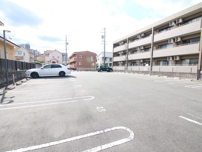 駐車場 ヴィラ原山南館