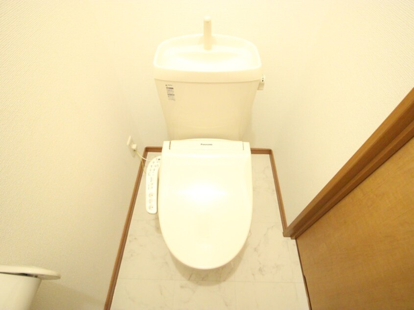 トイレ メゾンドファミ－ユＡ