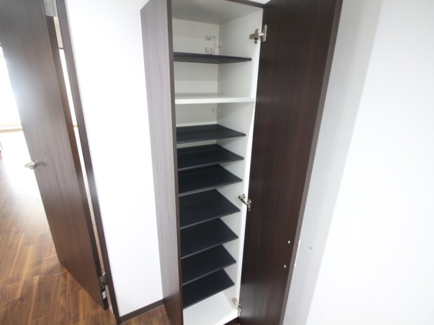 靴箱 storia日比野