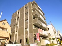 カ－サプラシ－ド