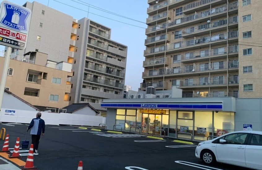 ローソン中区新栄３丁目店(コンビニ)まで300m ﾌﾟﾚｻﾝｽ新栄ﾘﾐｯｸｽ(801)