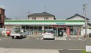 ファミリーマート港福田店(コンビニ)まで402m エスタシオン