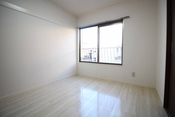 居室 クレスト岩倉