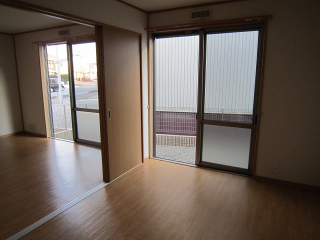 居室 和幸