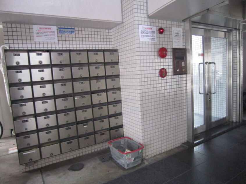 エントランス部分 ｱｷｭﾗﾊﾟ-ｸｻｲﾄﾞ須賀町（５０７）