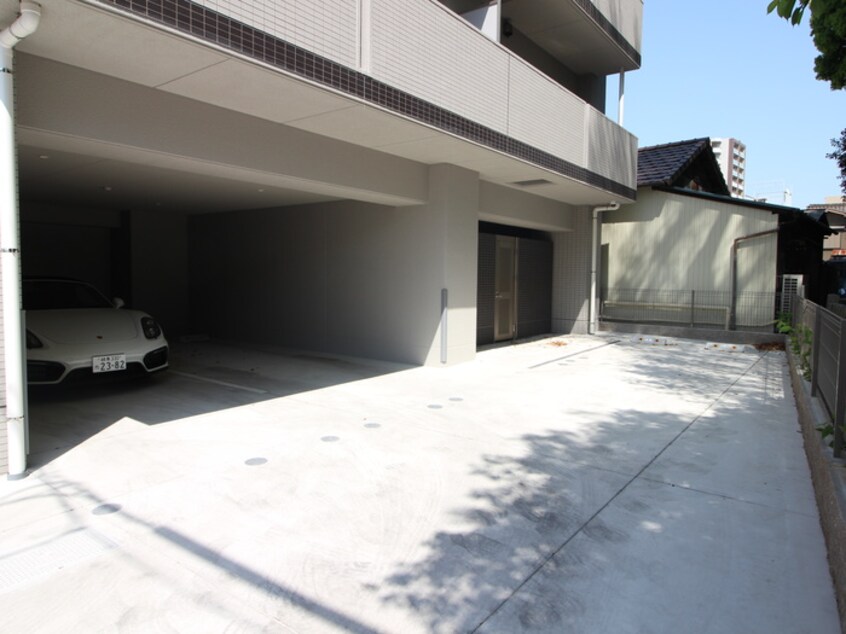駐車場 ロイヤル山王
