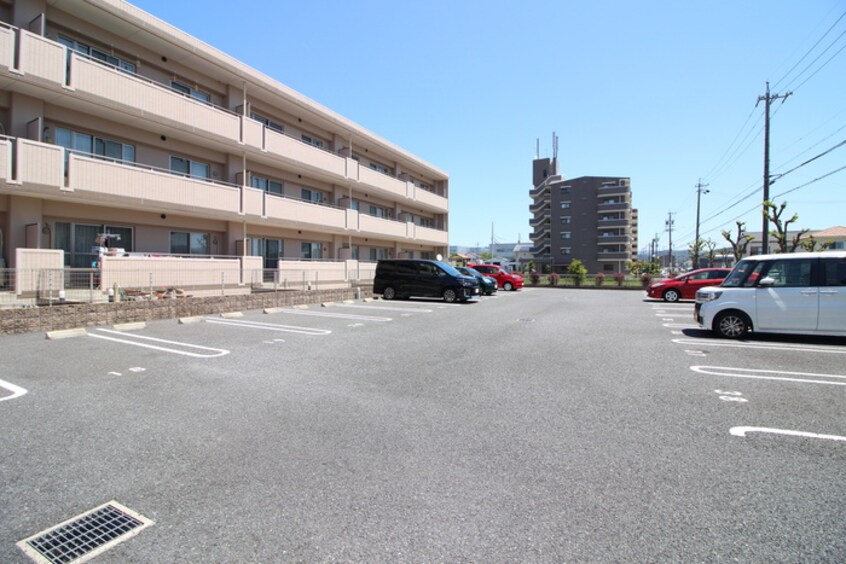 駐車場 グランドゥール出川