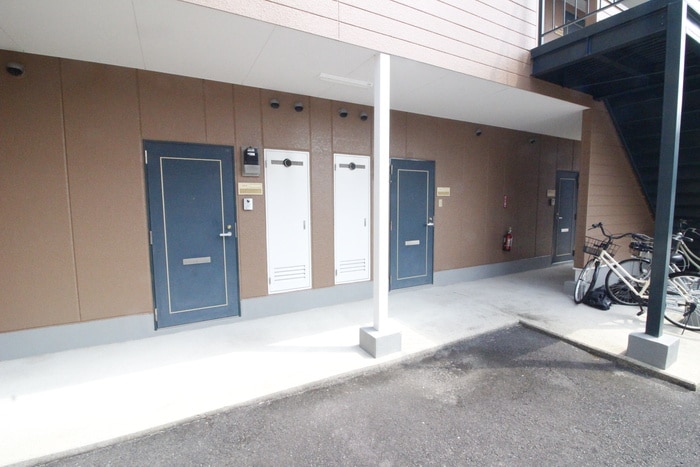 エントランス部分 リヴェ－ル白山