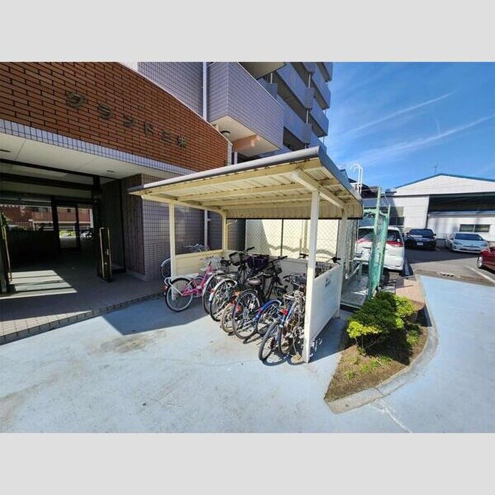 駐輪場 グランド三栄
