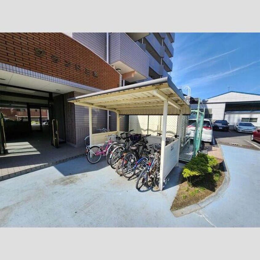 駐輪場 グランド三栄