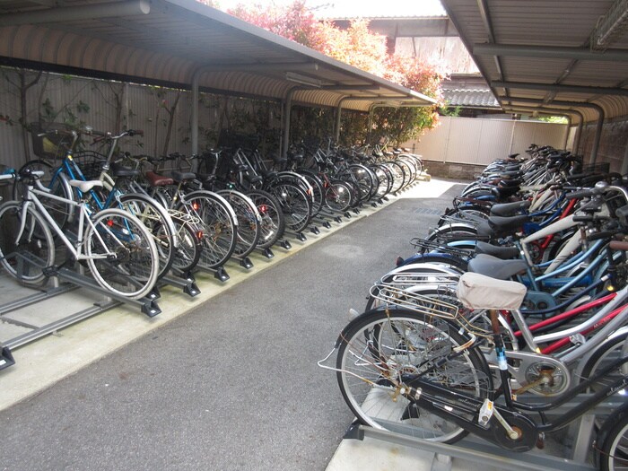 駐輪場 ＡＸＩＳ桜通内山