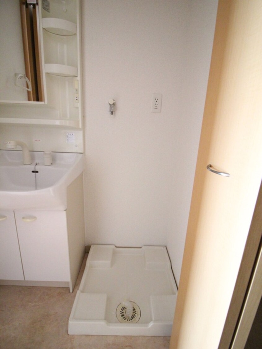 洗濯機置場 ＡＸＩＳ桜通内山