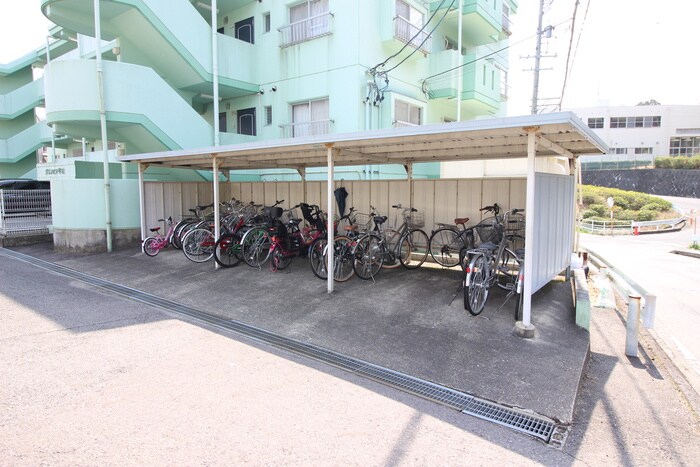 駐輪場 グリンピア平和