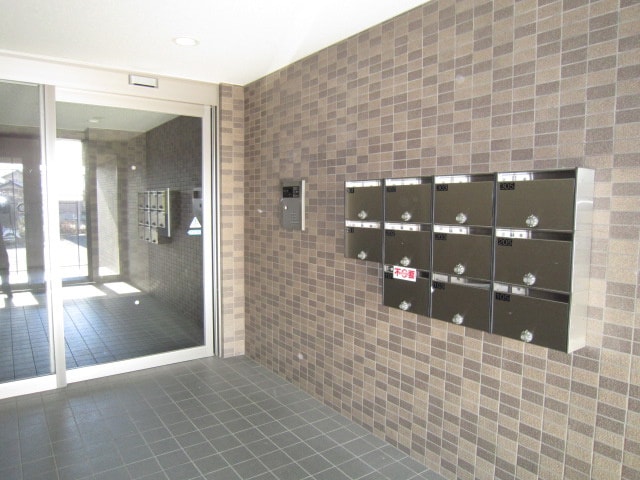 エントランス部分 フォ－ワ－ドハイツ知立