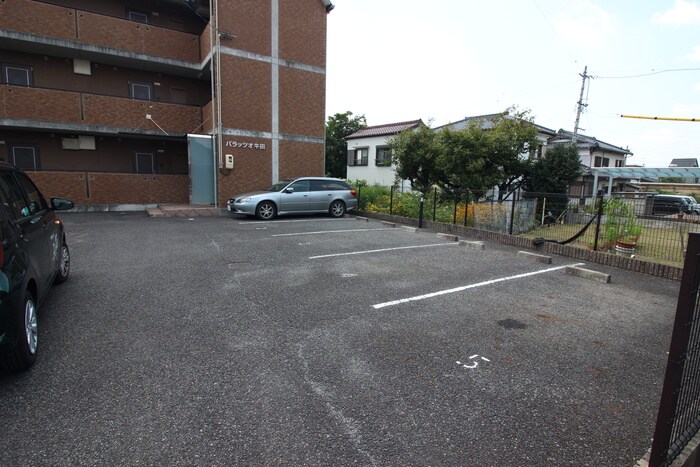駐車場 パラッツォ牛田
