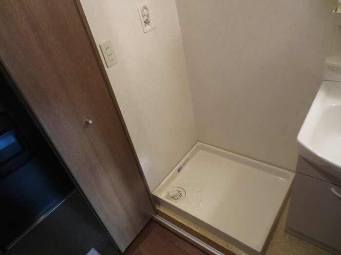 洗濯機置場 アヴァンセドミ－ル